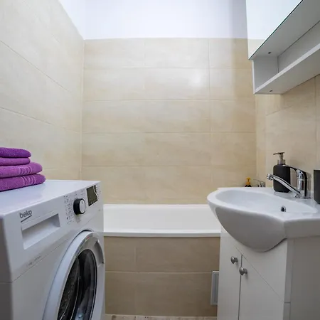 Coresi Mall Апартаменты *