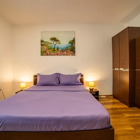 Апартаменты Coresi Mall