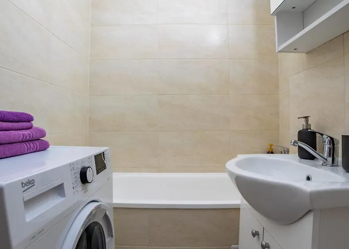 Coresi Mall Apartment *