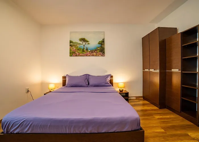 Apartment Coresi Mall